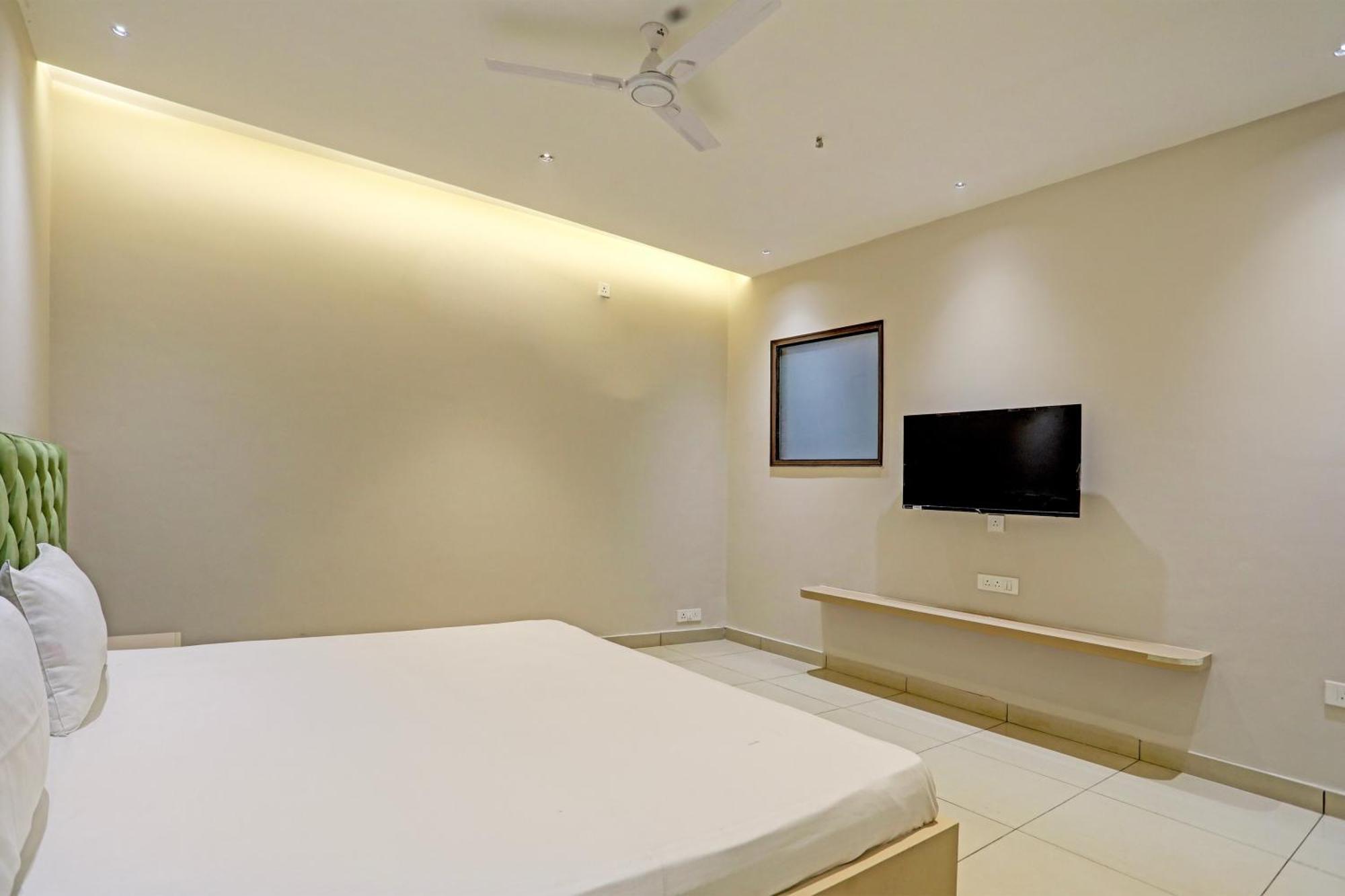 Hotel O Miraas Hotel And Banquet Hall Ludhiana Eksteriør billede