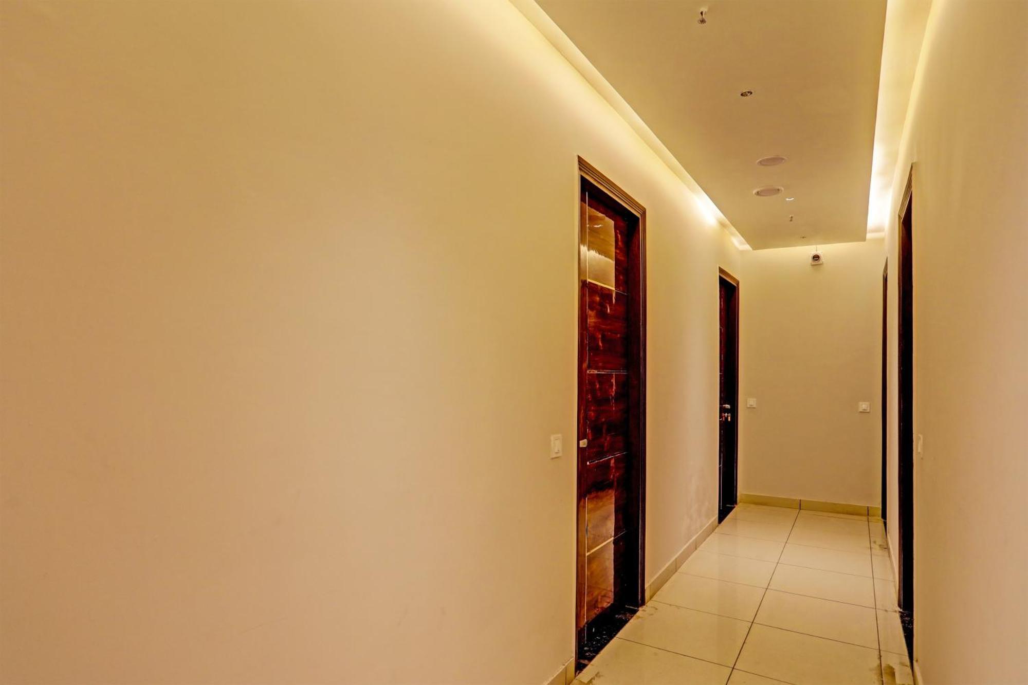 Hotel O Miraas Hotel And Banquet Hall Ludhiana Eksteriør billede