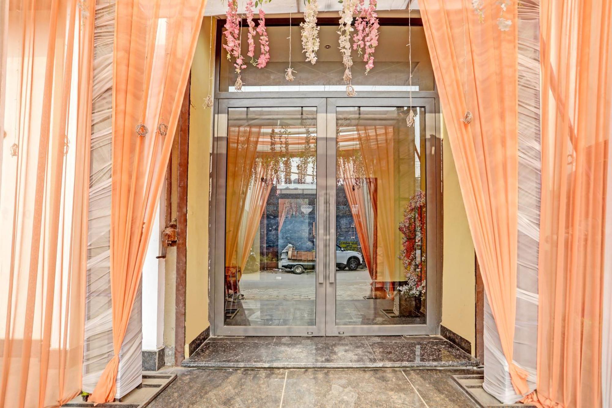 Hotel O Miraas Hotel And Banquet Hall Ludhiana Eksteriør billede