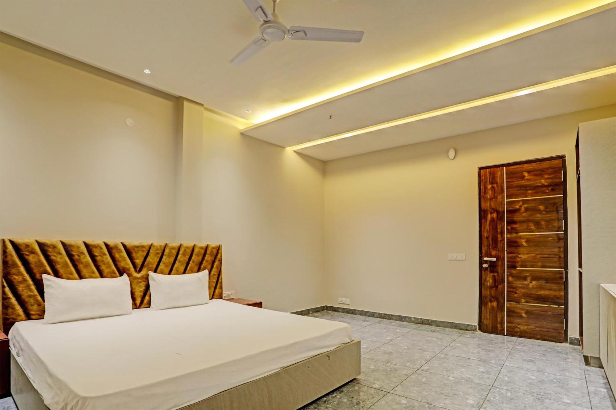 Hotel O Miraas Hotel And Banquet Hall Ludhiana Eksteriør billede